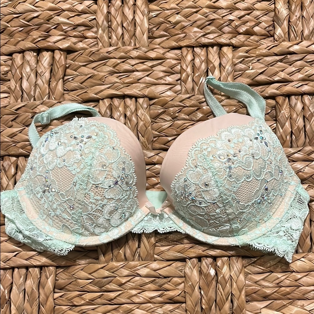 VS Dream Angels Lace Underwire Bra in Mint Green